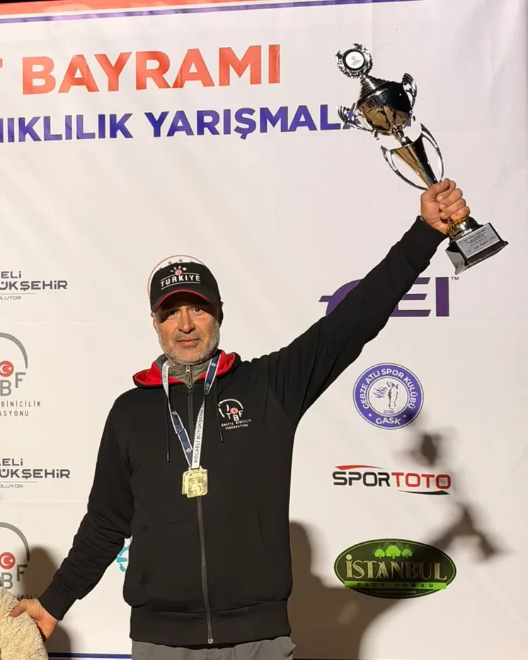 Milli sporcumuz Ömer Fethi Ergin CEI2* 120 km uluslararası endurance şampiyonluk kupasıyla